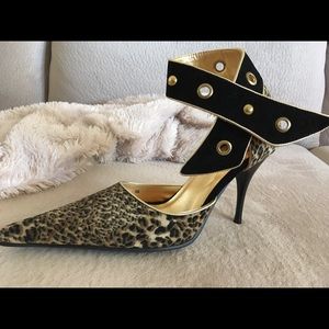 NWOT Vintage Ashro Falana Black/Animal Print Pump